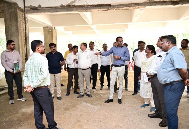 (रायपुर)लोक निर्माण विभाग के सचिव ने निर्माणाधीन कंपोजिट बिल्डिंग के कार्यों का किया निरीक्षण