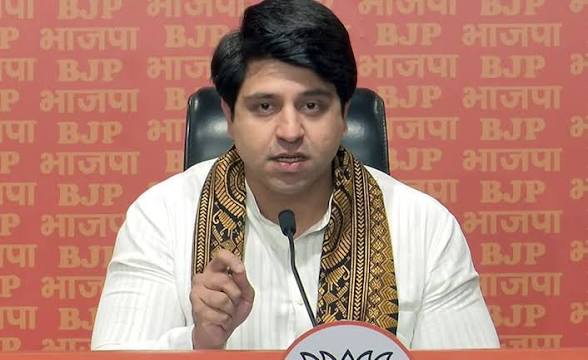 TMC बनी टुकड़ों में कांग्रेस’, BJP प्रवक्ता शहजाद पूनावाला का तीखा हमला, परिवारवाद पर उठाए सवाल