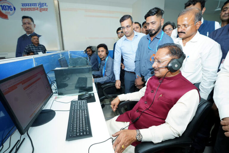 (धमतरी) मुख्यमंत्री हेल्पलाइन के प्राप्त आवेदनों के त्वरित एवं गुणवत्तापूर्ण निराकरण के निर्देश