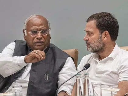 INDIA गठबंधन में तकरार! CPM नेता ने कांग्रेस पर लगाए गंभीर आरोप