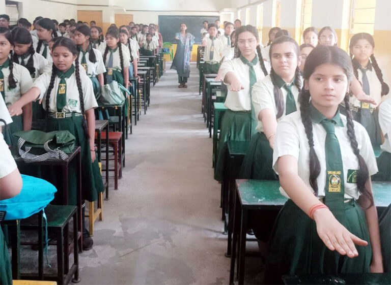 (बिलासपुर) नए शिक्षा सत्र के पहले दिन बिलासपुर में शुरू हुई यातायात की पाठशाला