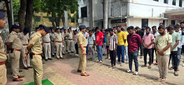 (बिलासपुर) बिलासपुर पुलिस का सघन अभियान: 85 संदिग्ध हिरासत में, 56 गुंडा-बदमाशों पर कार्रवाई, 4 हथियारबंद आरोपी गिरफ्तार