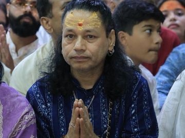 सिंगर कैलाश खेर ने किए बाबा महाकाल के दर्शन, भस्म आरती में लिया आशीर्वाद