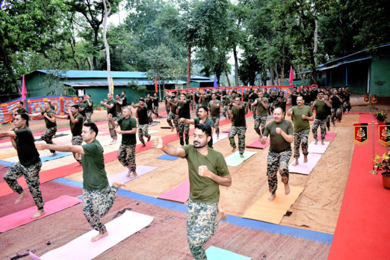 (भिलाई) सीमा सुरक्षा बल ने किया भिलाई में 12वाँ अंतर्राष्ट्रीय योग दिवस का आयोजन
