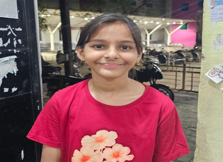 (रायपुर) कला केंद्र में चमकी मान्या चौबे की प्रतिभा: मात्र दो माह में सीखी गिटार की उन्नत तकनीकें