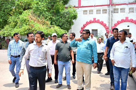 (दुर्ग) मुख्यमंत्री की घोषणा को अमल में लाने मंत्री गजेन्द्र यादव के साथ जिला प्रशासन ने किया स्थल निरीक्षण