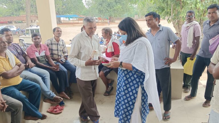 (कोण्डागांव)एसडीएम ने किया लैम्प्स में खाद भंडारण एवं वितरण व्यवस्था का निरीक्षण