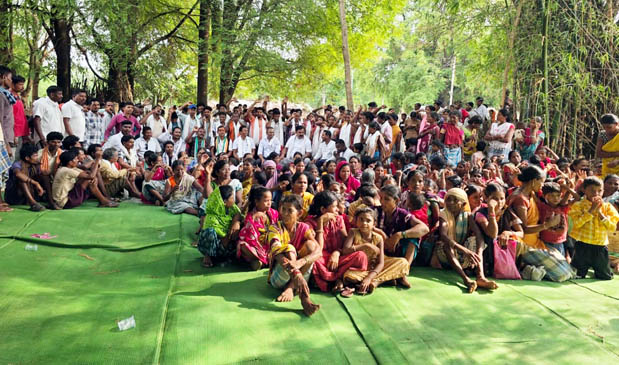 (दंतेवाड़ा) फूलपाड़ में कांग्रेस को बड़ी मजबूती, सैकड़ों ग्रामीणों ने भाजपा से तोड़ा नाता