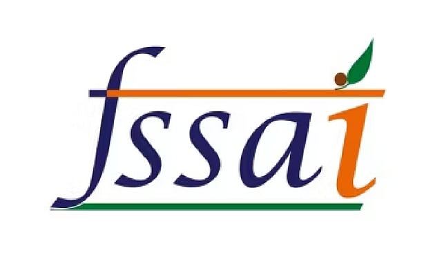 केक, मिठाई और फूड पैकेट में अब नहीं चलेगी स्टेपल पिन! FSSAI का बड़ा आदेश