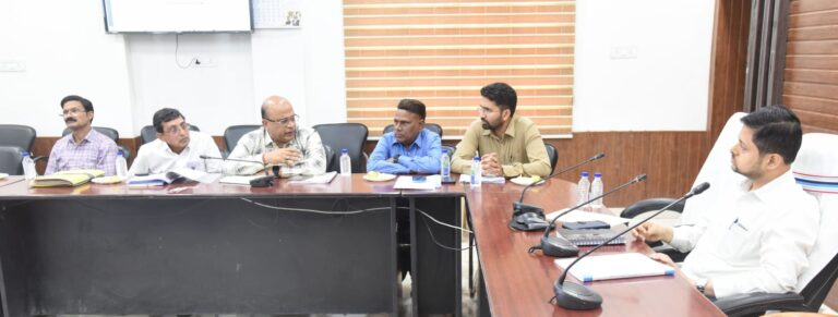 (दुर्ग)कसारीडीह पोल्ट्री फार्म की 39 एकड़ भूमि के रिडेवलपमेंट की ०तैयारी, कम्पोजिट बिल्डिंग व ऑक्सीजोन परियोजना पर चर्चा