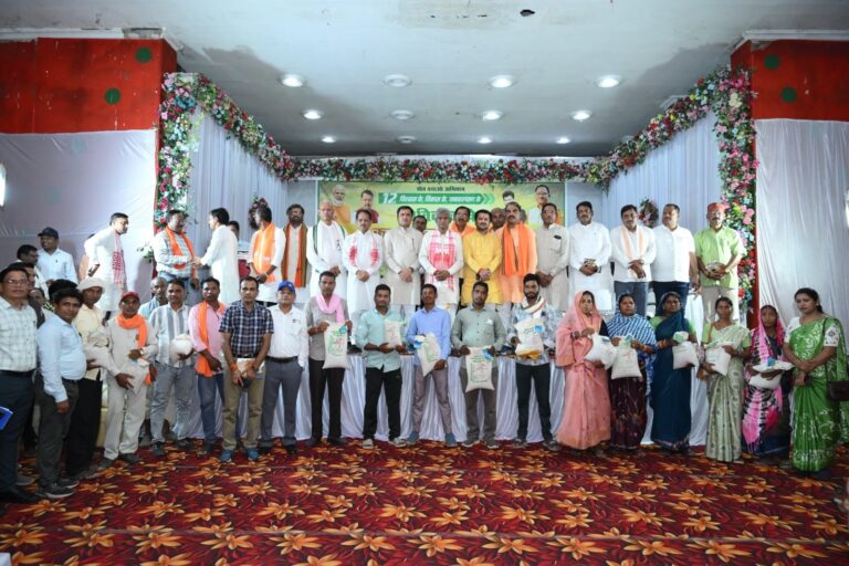 (कवर्धा)खेत बचाओ अभियान के तहत कृषि कार्यशाला एवं कृषि मेला का हुआ आयोजन