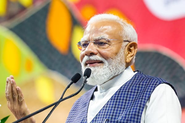 सूरत के लोगों के बीच रहना बहुत अच्छा लगा’, पीएम मोदी ने शेयर की तस्वीरें, दोहराया ‘आत्मनिर्भर भारत’ का संकल्प*