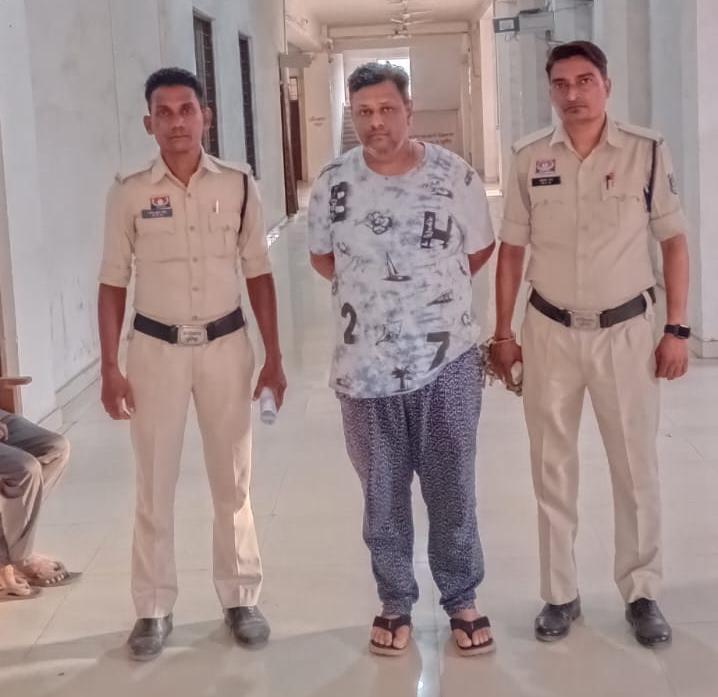 “मोबाइल में छिपा था सट्टे का पूरा खेल! महीनों से फरार आरोपी चढ़ा पुलिस के हत्थे, अब तीसरे की तलाश”