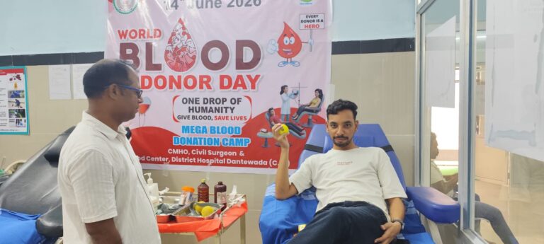 रक्तदान कर मनाया विश्व रक्तदाता दिवस जवानों, डॉक्टरों ने भी किया रक्तदान