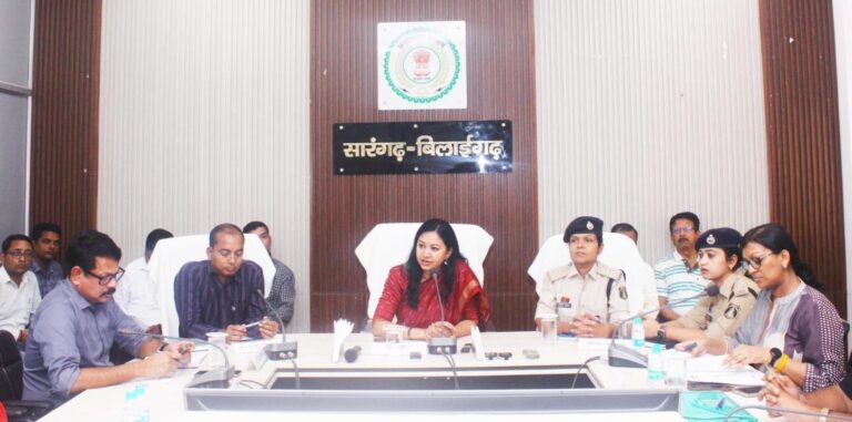 जिले में शिक्षा, स्वास्थ्य और राजस्व सुधार की मुहिम तेज, कलेक्टर ने कसी प्रशासनिक लगाम