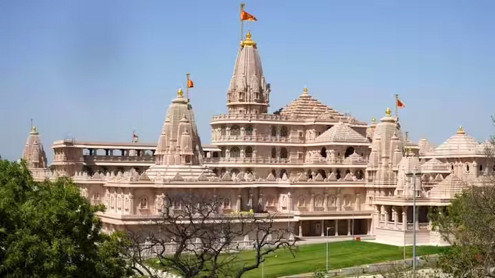राम मंदिर चढ़ावा विवाद के बाद दानपेटियों में नकद चढ़ावा घटा