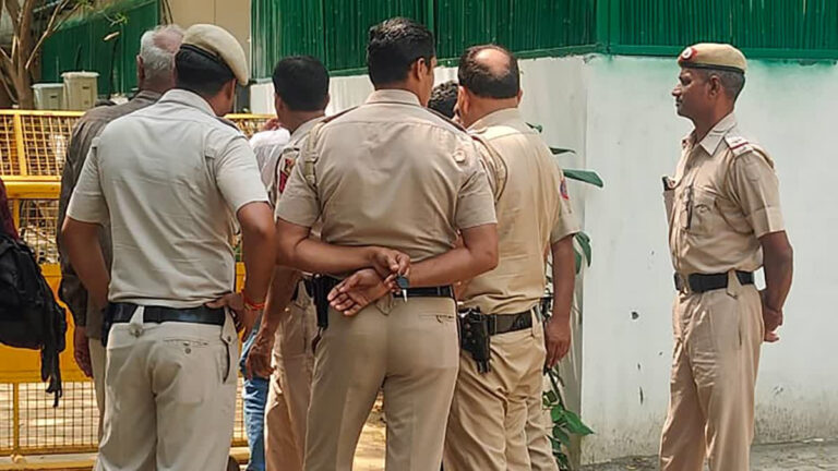 पंजाब के बठिंडा में बीजेपी नेता के क्लिनिक पर पेट्रोल बम से हमला