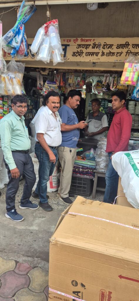 (रायपुर) जनशिकायत पर निगम की सख्ती: बिरयानी दुकानों, प्लास्टिक कारोबारी और ठेले वालों पर 8800 रुपये का ई-चालान