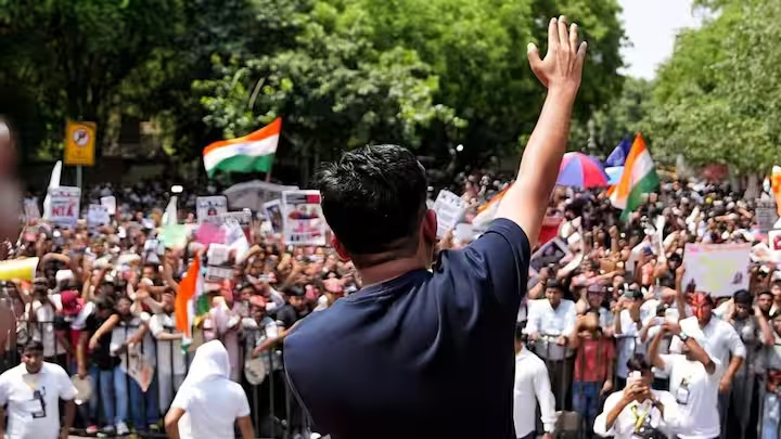 कॉकरोच जनता पार्टी ने डायपर दान अभियान शुरू किया, शिक्षा मंत्री धर्मेंद्र प्रधान को भेजे जाएंगे