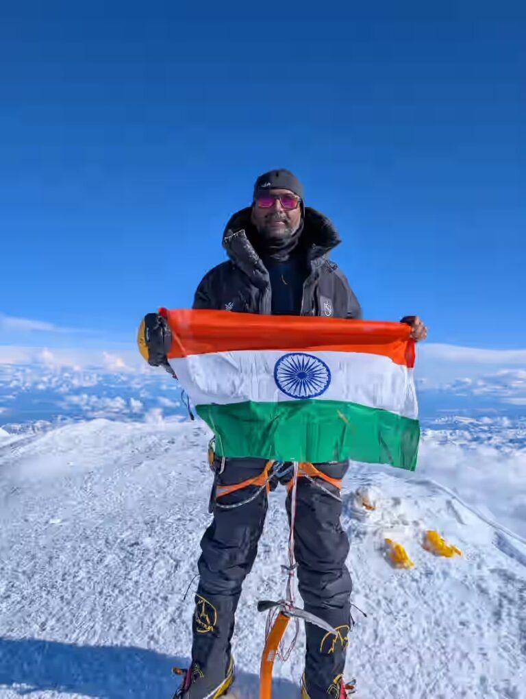 माउंट एवरेस्ट और माउंट विन्सन के बाद डॉ. राजशेखर ने फतह किया माउंट डेनाली, 7 समिट्स चुनौती पूरी करने वाले दक्षिण भारत के पहले डॉक्टर बने