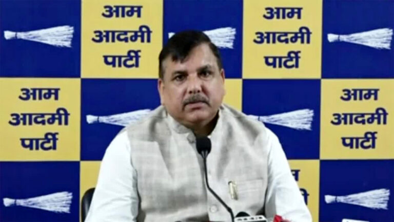 ईडी की कार्रवाई को लेकर केंद्र सरकार पर बरसे संजय सिंह, बोले- आप को कमजोर करने की साजिश