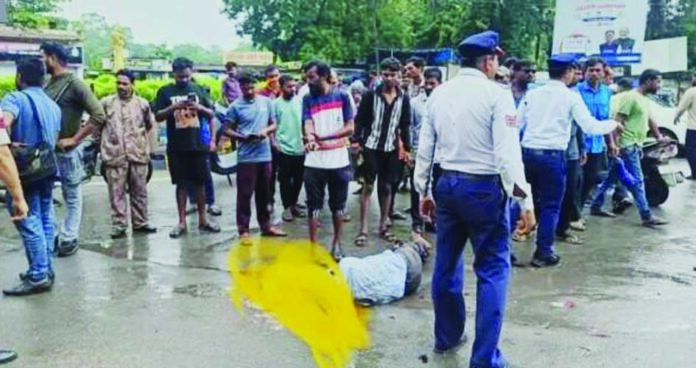 (कोरबा) सीएसईबी चौक पर दर्दनाक सड़क हादसा, ट्रक की चपेट में आने से स्कूटी सवार की मौके पर मौत