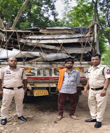 (रायगढ़) ‘ऑपरेशन प्रहार’ में रायगढ़ पुलिस की बड़ी कार्रवाई, 6.5 टन संदिग्ध कबाड़ और दो वाहन जब्त