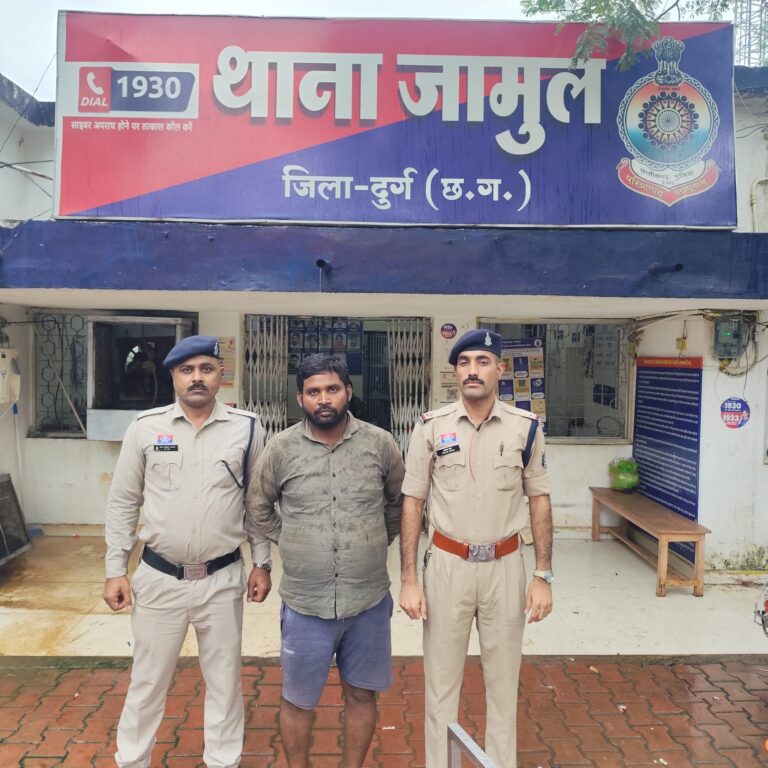 (दुर्ग) अवैध शराब बेचने जा रहा आरोपी गिरफ्तार, 32 पौवा देशी मसाला शराब जब्त