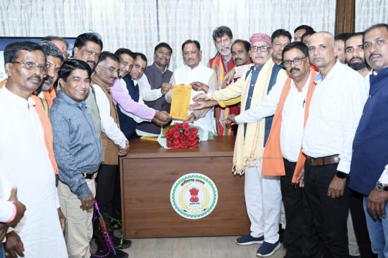 (रायपुर) बस्तर गोंचा महापर्व 2026 का निमंत्रण लेकर मुख्यमंत्री विष्णु देव साय से मिले प्रतिनिधि