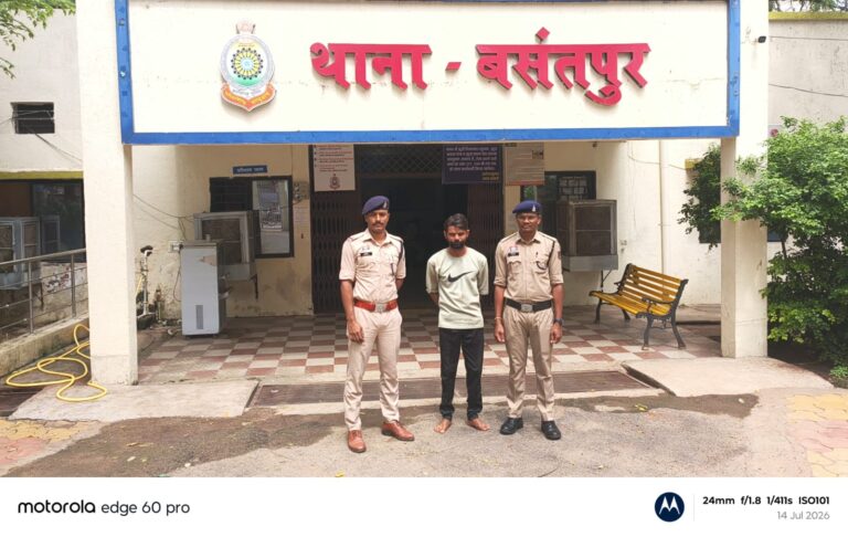(राजनांदगांव) राजनांदगांव में सार्वजनिक स्थान पर चाकू लेकर लोगों को धमका रहा बदमाश गिरफ्तार, आम्र्स एक्ट में भेजा गया जेल