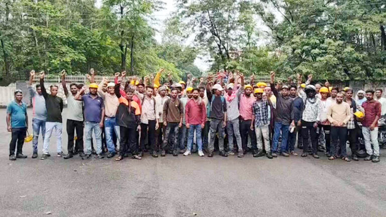 (कोरबा) वेतन नहीं मिलने से भड़के 150 ठेका श्रमिक, गेवरा परियोजना का काम ठप