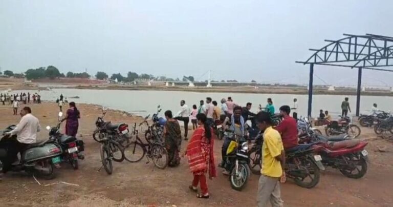 (अभनपुर) महानदी में नहाते समय युवक डूबा, पत्नी के सामने हुआ हादसा; रेस्क्यू टीम का सर्च ऑपरेशन जारी