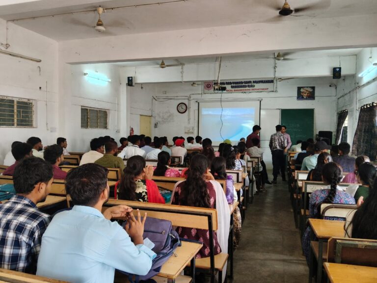 (धमतरी) धमतरी में एआई अपस्किलिंग पर कार्यशाला आयोजित, युवाओं ने सीखे वीडियो जनरेशन और वेबसाइट डेवलपमेंट के गुर