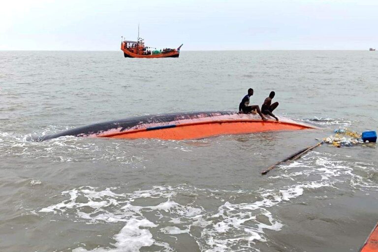 प.बंगाल में लापता मछली पकडऩे वाली नाव काकद्वीप से मिली, 9 शव बरामद, 6 अभी भी लापता