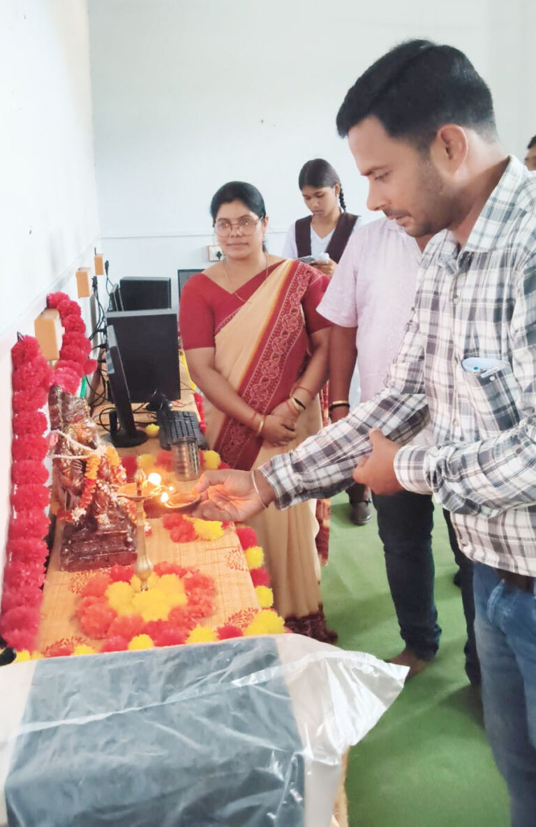 (कोरबा) सरस्वती शिशु मंदिर एच.टी.पी.पी. दर्री, कोरबा में कंप्यूटर कक्ष का शुभारंभ