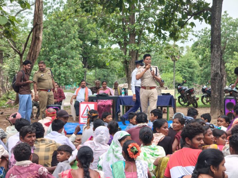 (बीजापुर) मावा पुलिस केतुल अभियान के तहत मोदकपाल साप्ताहिक बाजार में बहुआयामी जनजागरूकता कार्यक्रम आयोजित