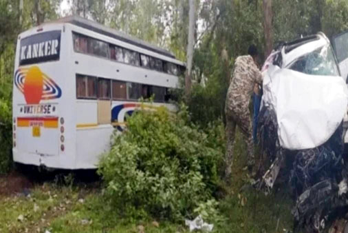 (कोण्डागांव) कोंडागांव में भीषण सड़क हादसा: यात्री बस और कार की जोरदार टक्कर, चालक की मौत, दो गंभीर घायल