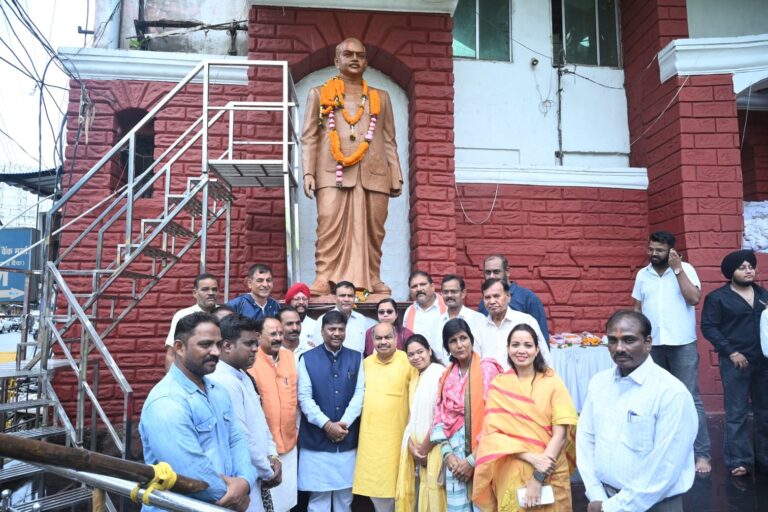 (रायपुर) पूर्व केन्द्रीय मन्त्री डॉ श्यामा प्रसाद मुखर्जी का जयन्ती पर वन एवं जलवायु परिवर्तन मन्त्री केदार कश्यप, रायपुर पश्चिम