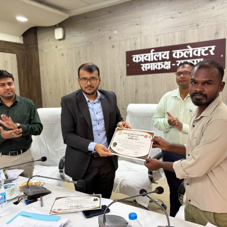 (सुकमा) उत्कृष्ट कार्य करने वाले 3 स्वास्थ्य कर्मी सम्मानित