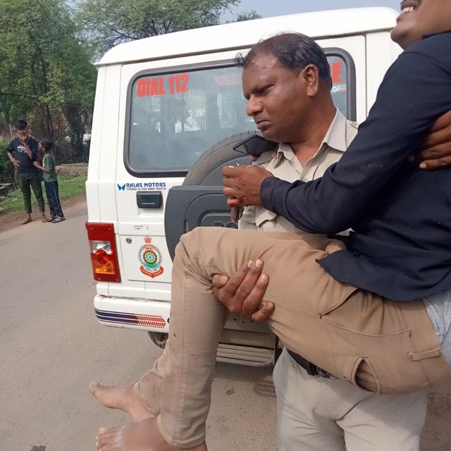 (बलौदाबाजार) ग्राम लाहोद में दो बाइकों की आमने-सामने टक्कर, तीन गंभीर घायल