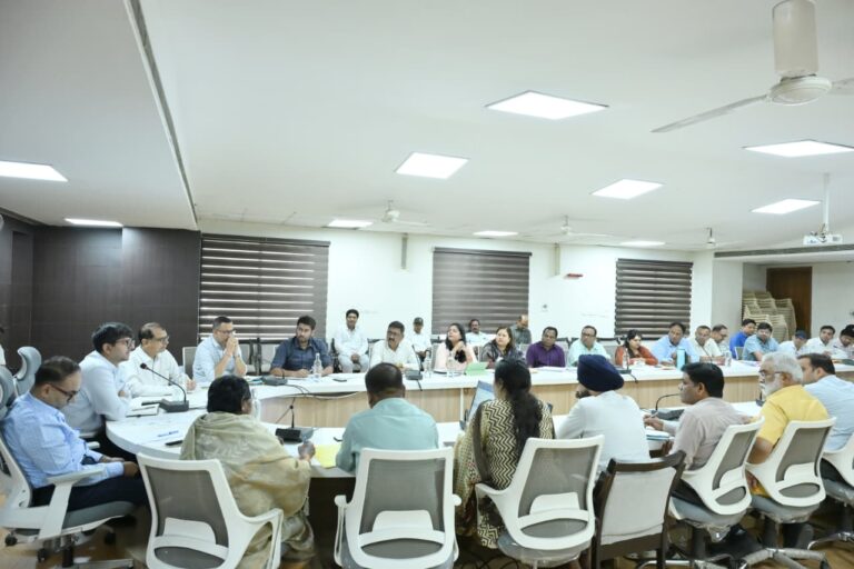 (रायपुर) नगर निगम राजस्व अमला दिये गये लक्ष्य के अनुसार प्रतिदिन राजस्व वसूली सुनिश्चित करे आयुक्त संबित मिश्रा के निर्देश