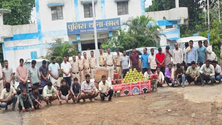 (रायगढ़) ऑपरेशन अंकुश में रायगढ़ पुलिस की बड़ी कार्रवाई, 5 जुआ फड़ों पर छापा; 33 जुआरी गिरफ्तार