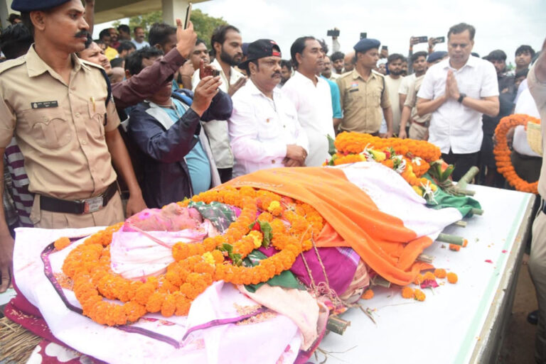 (दुर्ग) पद्म विभूषण डॉ. तीजन बाई का पार्थिव देह पंच तत्व में विलीन