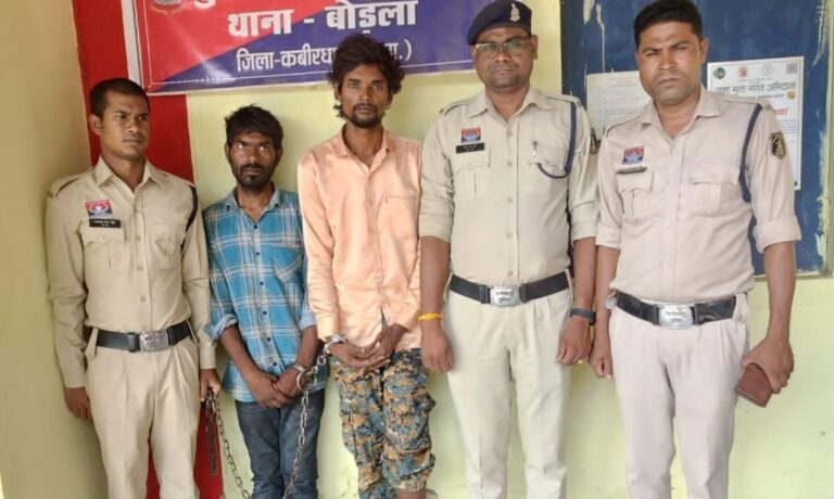 (कवर्धा)कबीरधाम पुलिस की बड़ी सफलता : बाबा विश्वेश्वर महादेव मंदिर चोरी कांड का खुलासा, दो आरोपी गिरफ्तार।