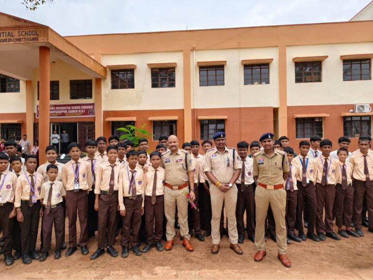 (कांकेर) सरदार पटेल जयंती वषर्: भानुप्रतापपुर पुलिस ने चलाया जागरूकता अभियान, विद्यार्थियों को साइबर सुरक्षा और नए कानूनों की दी जानकारी