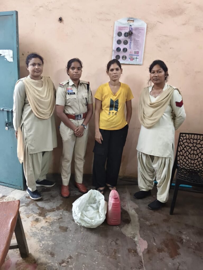 (रायगढ़) ऑपरेशन आघात का ताबड़तोड़ एक्शन: 48 घंटे में 83.840 लीटर महुआ शराब जब्त, 5 तस्कर गिरफ्तार