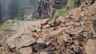 पिथौरागढ़ में मूसलाधार बारिश से तवाघाट मार्ग बंद, चीन सीमा से संपर्क टूटा, पंचाचूली के पर्यटक फंसे