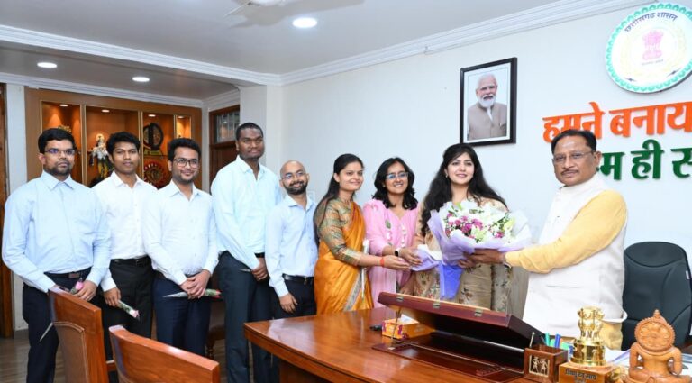 (रायपुर) पूरी निष्ठा और सेवा भाव से करें जनसेवा, विकसित छत्तीसगढ़ के निर्माण में निभाएं महत्वपूर्ण भूमिका : मुख्यमंत्री विष्णु देव साय