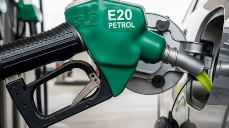 E20 पेट्रोल को लेकर सरकार का बड़ा बयान, पुराने विकल्प न देने के पीछे बताईं चुनौतियां