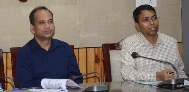 (रायपुर) कलेक्टर डॉ गौरव सिंह ने ली महिला एवं बाल विकास विभाग की समीक्षा बैठक